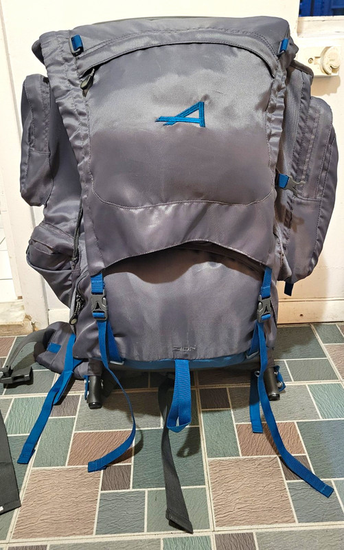 ALPS Mountaineering Zion External Frame Hiking Backpack Gray/Blue 8 Pockets