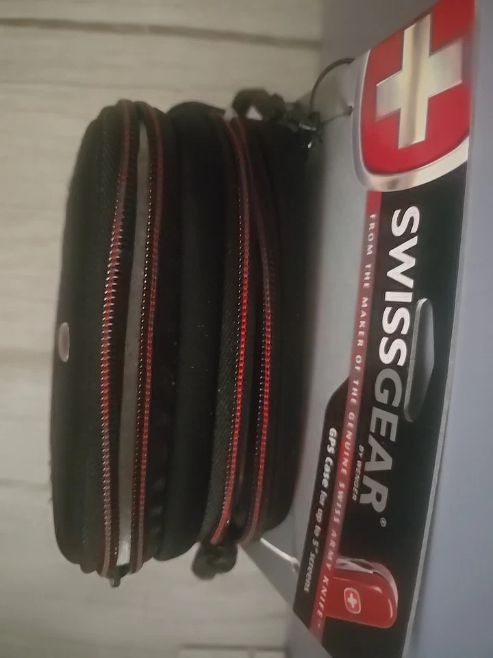 SWISSGEAR GPS CASE FOR UP TO 5" SCREENS THE ALPHA COLLECTION NEW  - Image 2 of 4