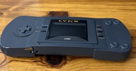 Atari Lynx Gen-1 Handheld Console.  (FOR PARTS OR REPAIR)
