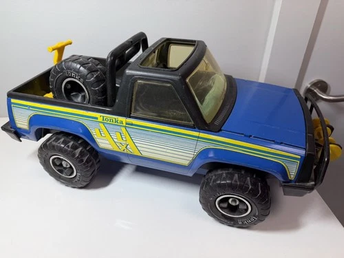 Vintage Tonka Truck Blue 4x4 MR-970, stamped 11062,  from 1979 - Made in USA