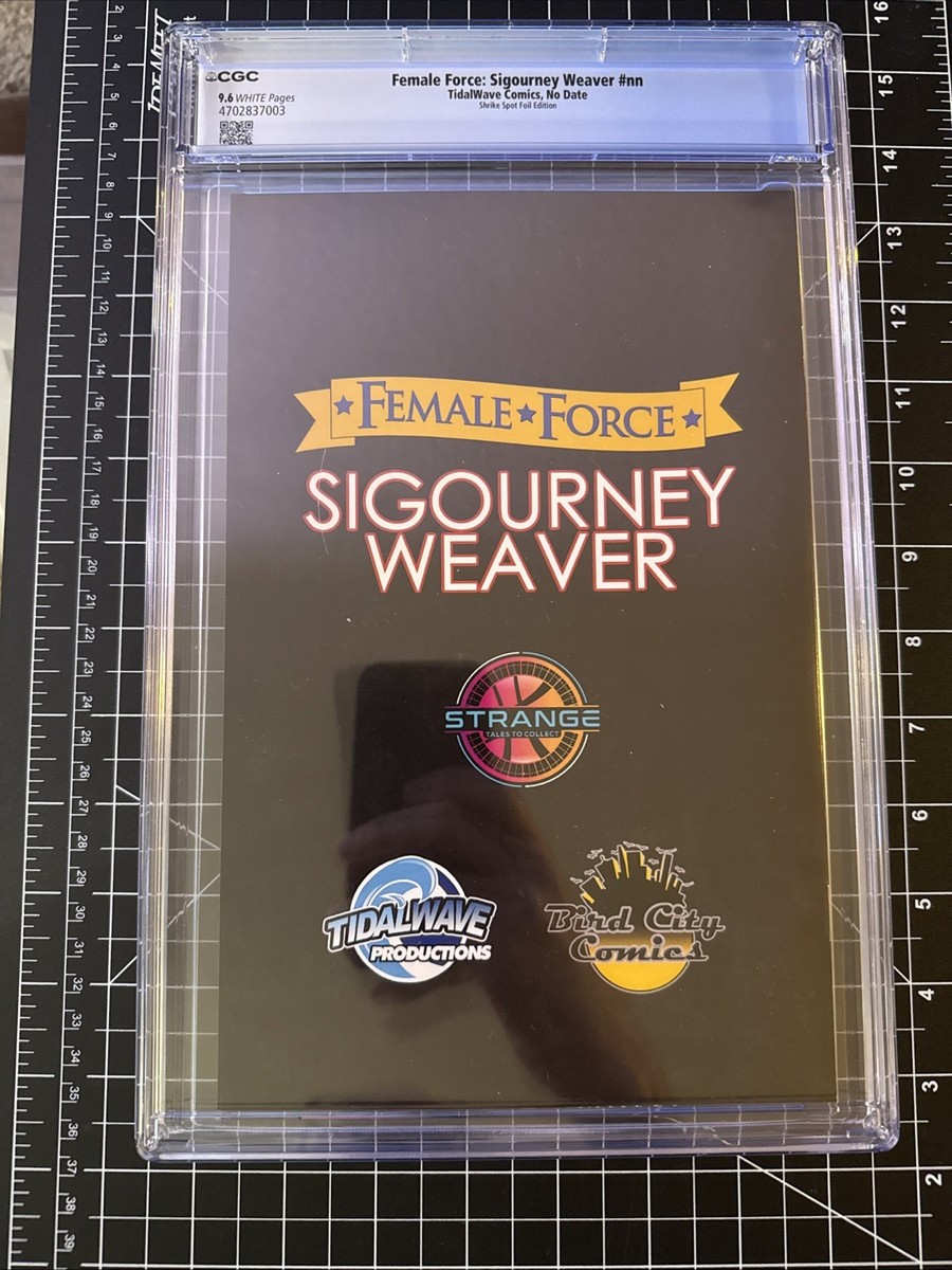 💥Female Force: Sigourney Weaver - ALIEN NYCC Spot Foil CGC 9.6