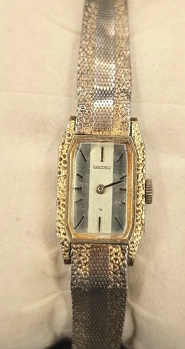 VTG Seiko Tank Watch Women 15mm Champagne Dial Gold Tone Manual Wind And Runs