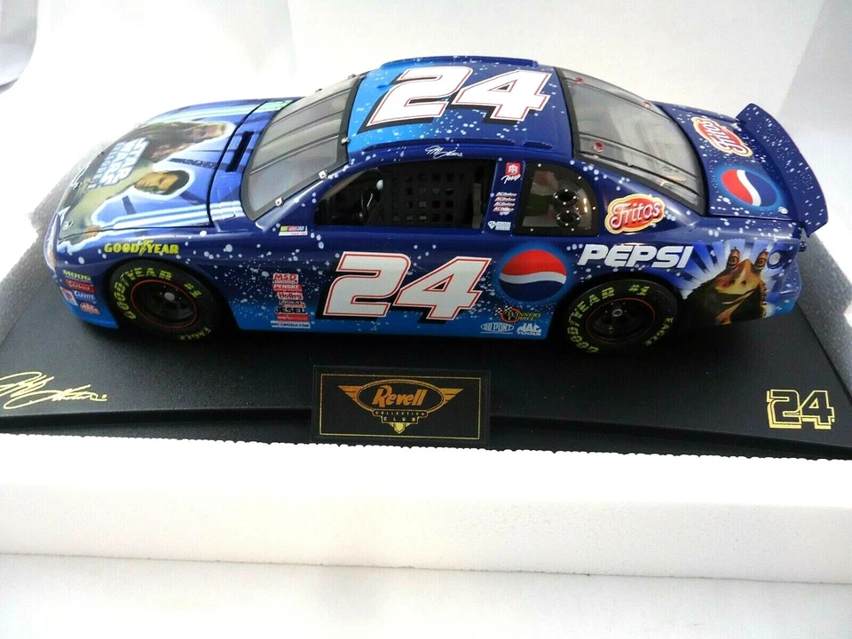 NASCAR Revell Collectors Club limited 1:18 Jeff Gordon #24 Star Wars Ep 1 1/1500 - Image 3 of 4
