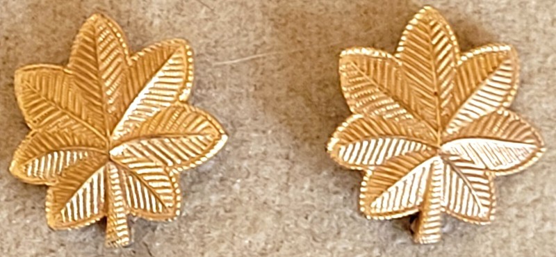 U. S. Army Pin Back Majors Oak Leaf Insignia Pair WWII