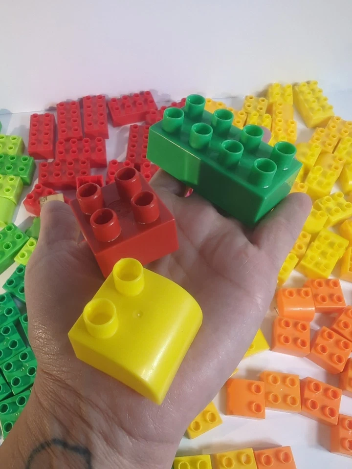 Lot Of 157 Mega Bloks Building Blocks Ages 3 up Preschool Toy 2+ LBS Mixed Lot  - Image 4 of 4