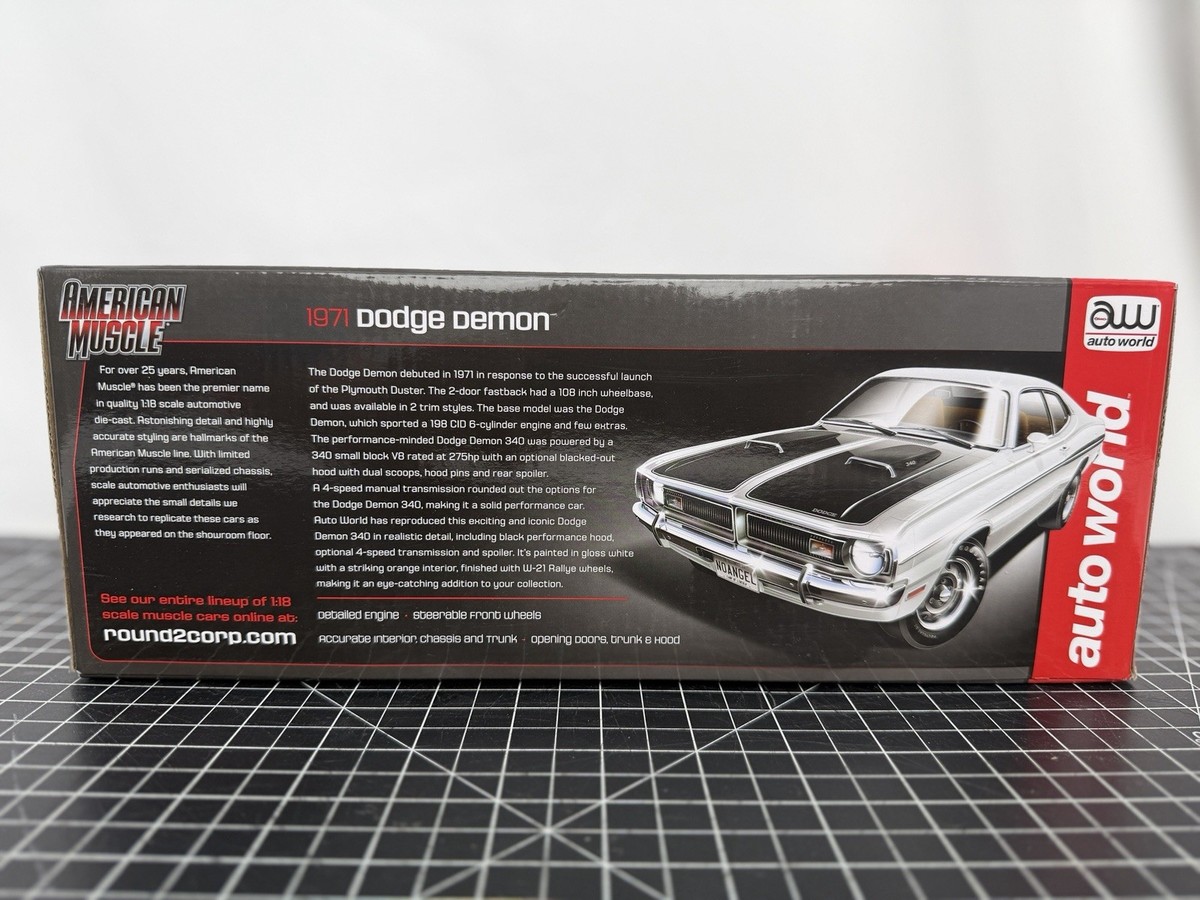 Auto World 1/18 American Muscle 1971 Dodge Demon White/Black