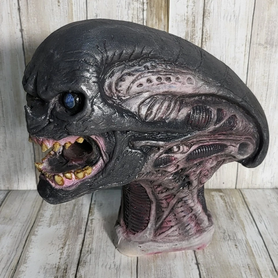 Xenomorph-Style Alien Puppet-Horror Monster Bust Prop Collectible (NOT A MASK) - Image 3 of 4