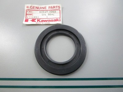 NEW OEM 92049-3003 Kawasaki Oil Seal 0810