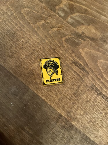 Vintage Pittsburgh Pirates Baseball Magnet  Collectible Memorabilia MLB Team