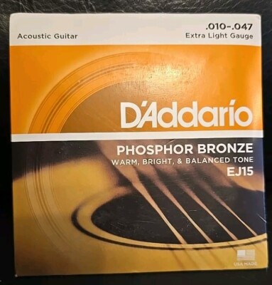 Akustikgitarrensaiten D'Addario EJ15 Phosphorbronze, extra leichte Stärke 10-47.