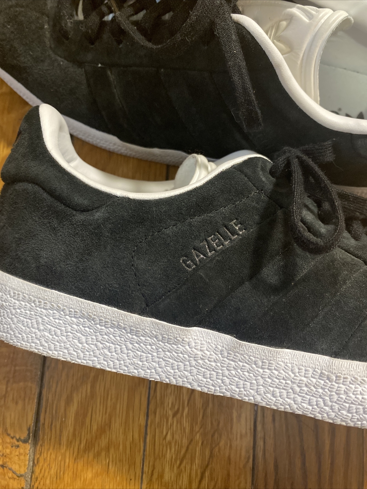 gazelle stitch and turn black