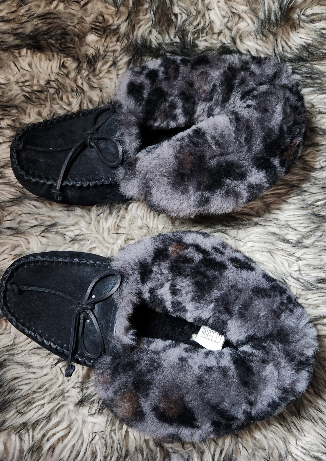 UGG Alena Slippers, Size 7 (RARE!) image 8