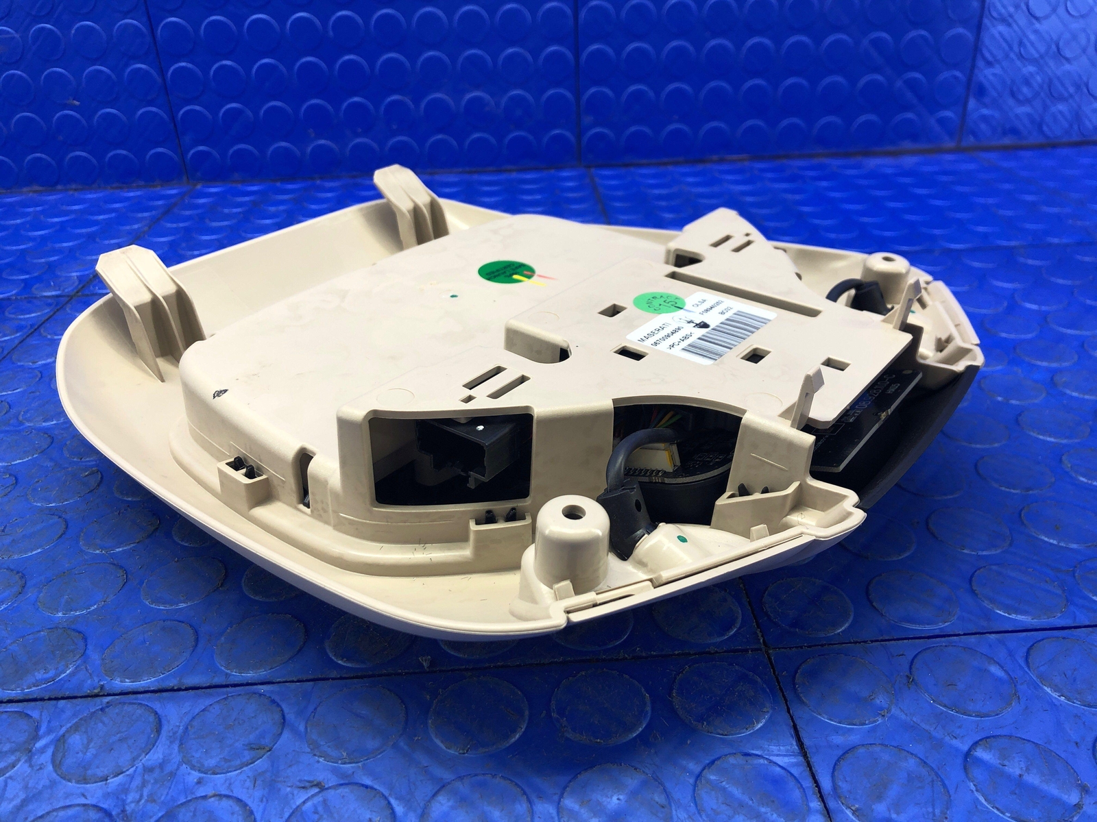 2017-2022 MASERATI LEVANTE FRONT OVERHEAD CONSOLE DOME LIGHT SWITCH 670090488