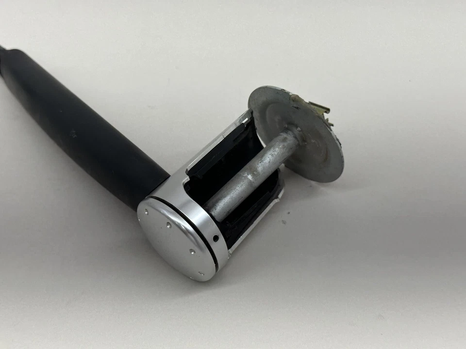 Tirador de puerta interior Audi TT MK1 con perno conductor izquierdo 00-06 OEM Foto 3 de 4