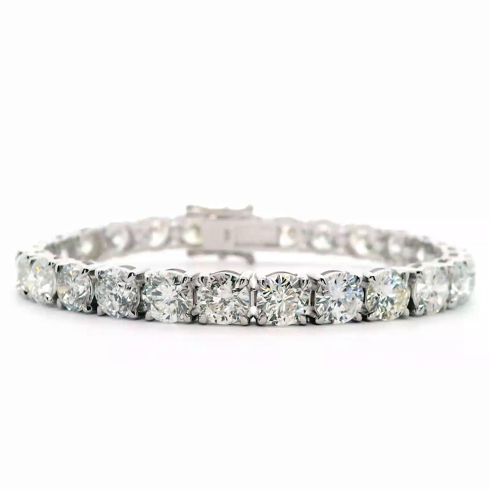 Alexander 26.75 Carats 