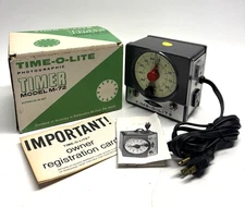 VINTAGE NOS Time-O-Lite M-72 Darkroom Timer Glows Darkroom Enlarger Photograph