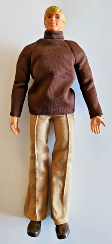 * VINTAGE 1976 MATTEL BLONDE KEN DOLL - FLEXIBLE & ORIGINAL CLOTHES! *
