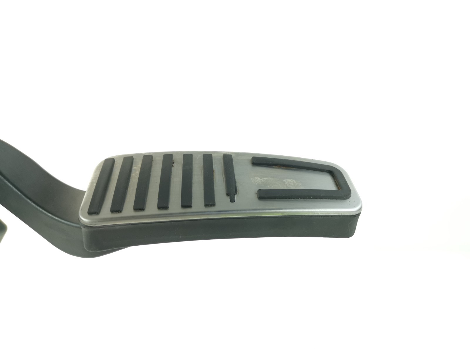 Maserati Levante 2018 Accelerator pedal P/N 04861714AF