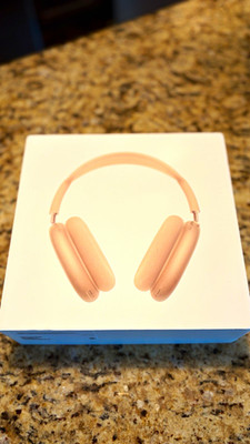 Apple AirPods Max Wireless Bluetooth ANC Over-Ear Headphones Silver/White