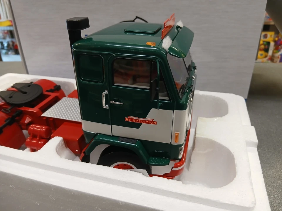 MCG 18139 Volvo F88 1/18 - Immagine 4 di 4