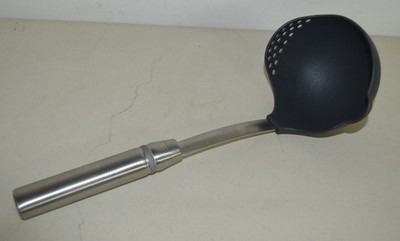 Pampered Chef Nylon Straining Ladle with Pour Spout and Stainless Handle