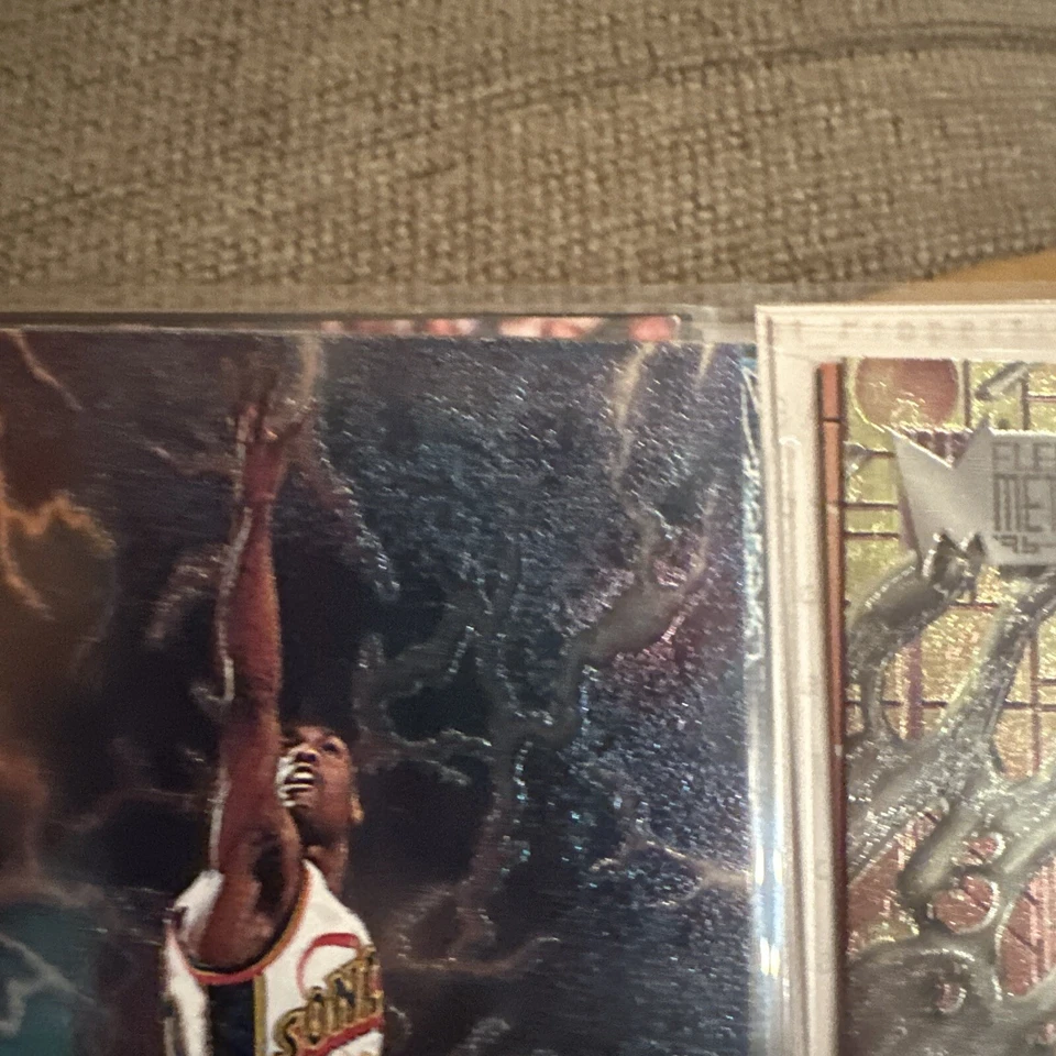 1997-98 Metal Universe GARY PAYTON #63 HOF Seattle SuperSonics - Image 2 of 4