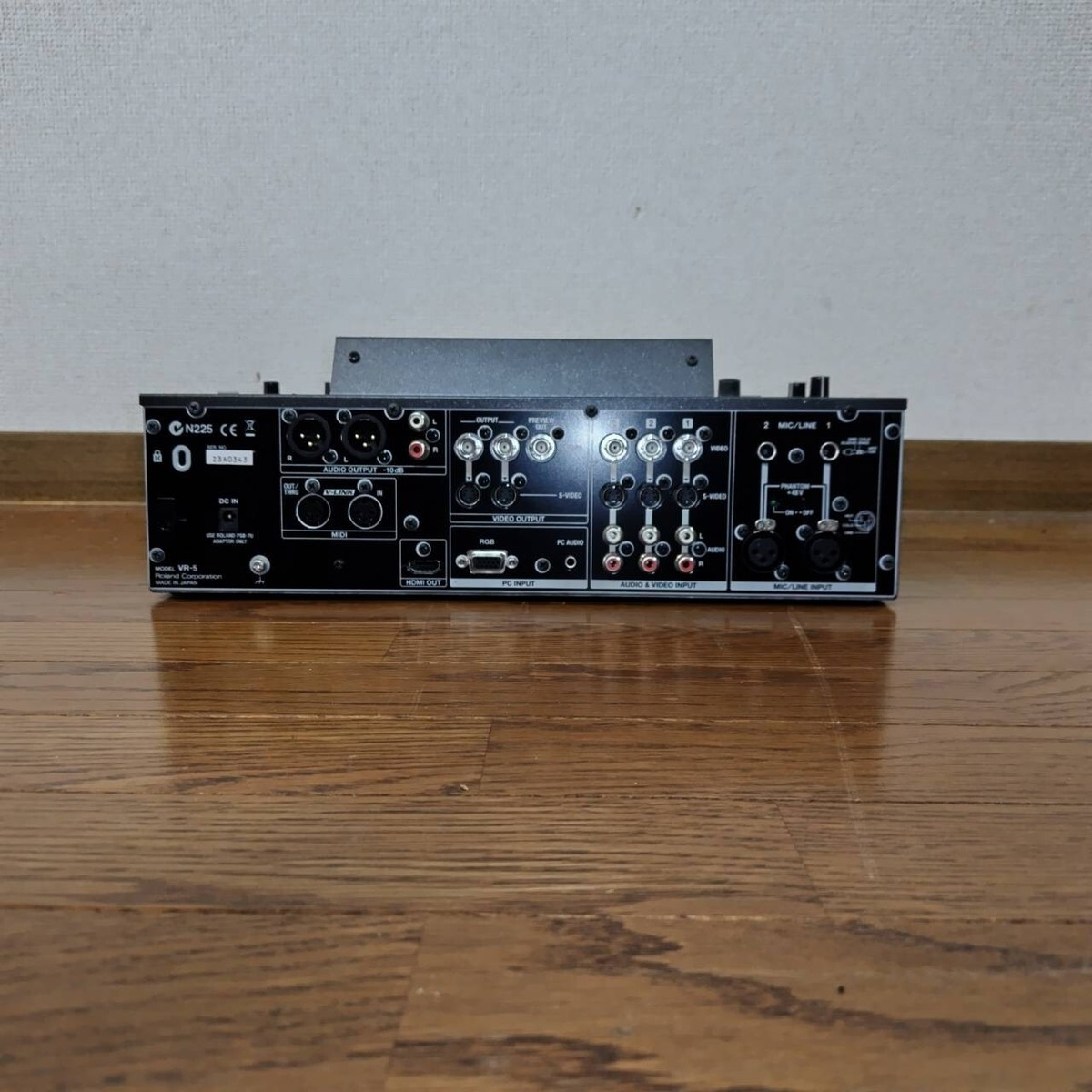 Roland VR-5 Multi-format AV Mixer Video Switcher and Recorder