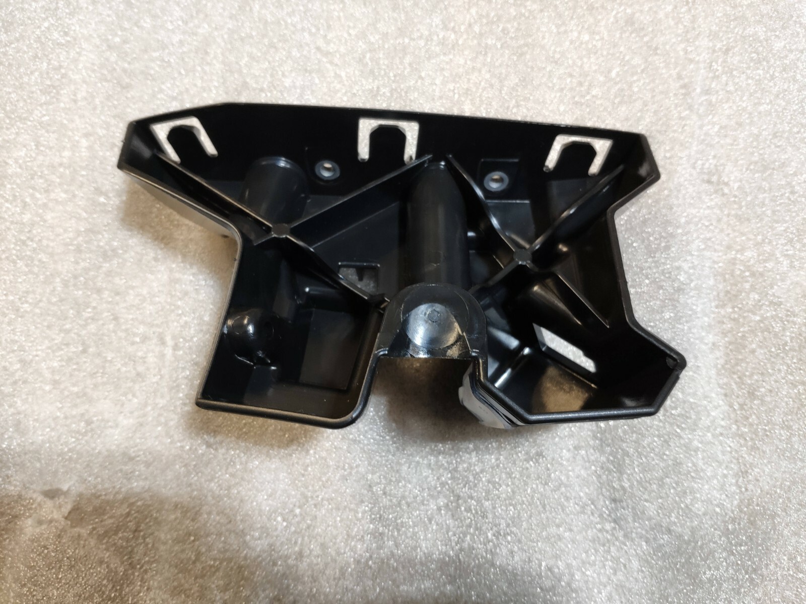 Ford Fiesta 2017 on Front Bumper Bracket Right 2353038 for sale 