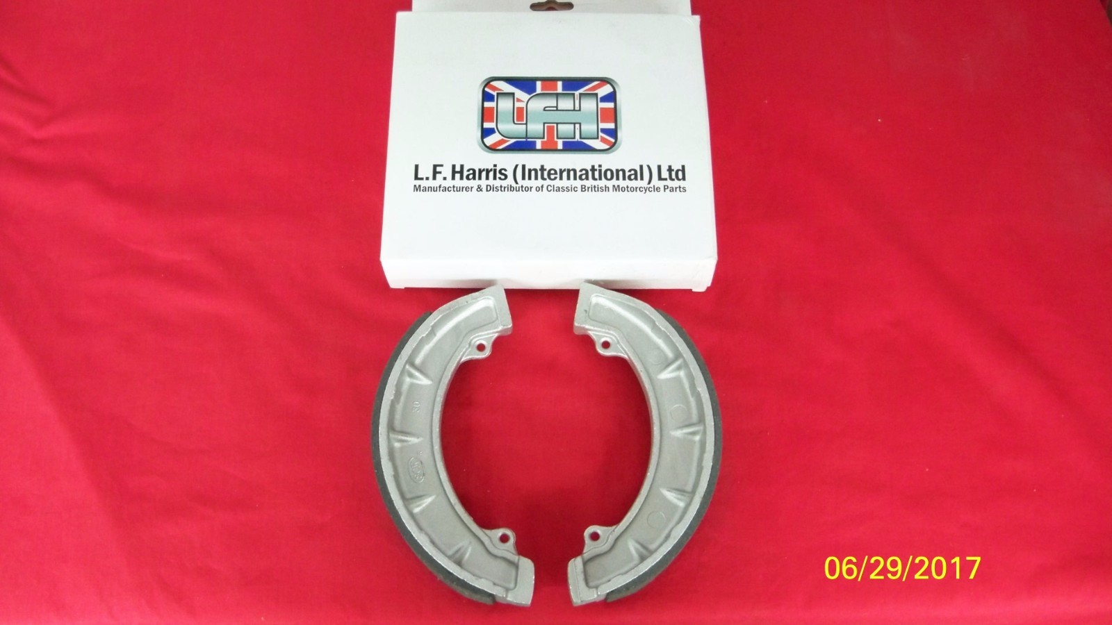 1968-70 TRIUMPH BSA NEW 8" TWIN LEADING BRAKE SHOES 37-1996 LF HARRIS IN UK
