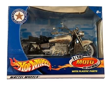 2002 Hot Wheels Law Enforcers Moto 1-18 Diecast Police Motorcycle- #47112 NEW