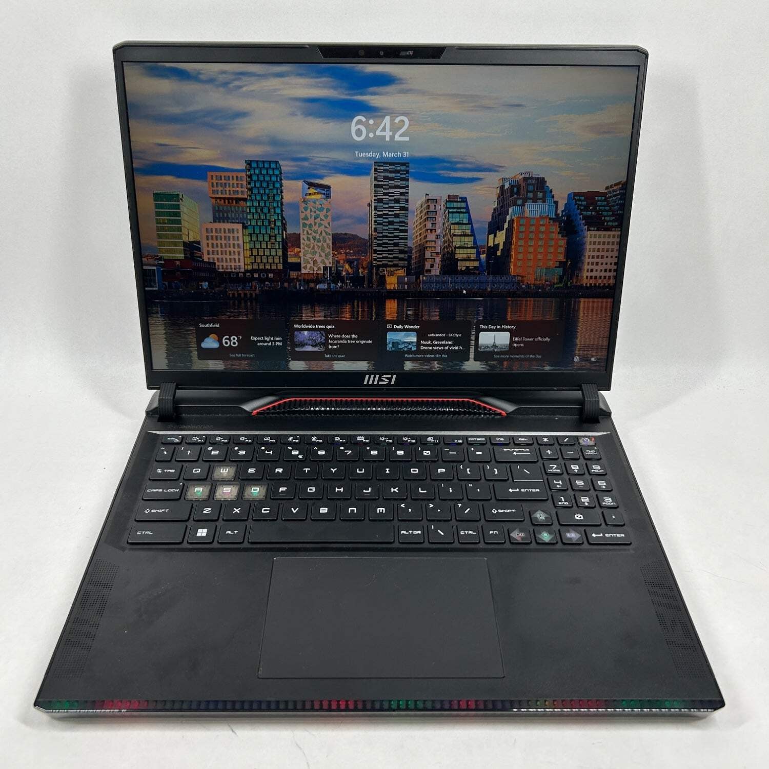 MSI Raider GE68 HX 16" Core i9-13950HX 2.2GHz 32GB RAM 1TB SSD GeForce RTX 4060