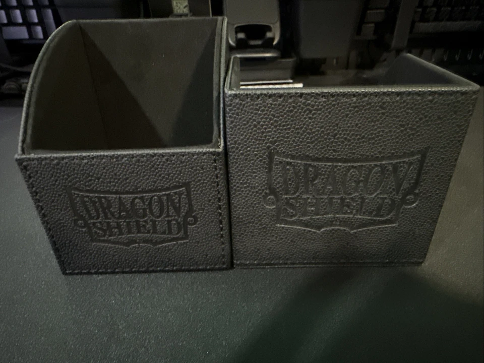 Dragon Shield Nest 100 cajas de cubierta de cuero negro ligeramente usadas excelente estado Foto 4 de 4