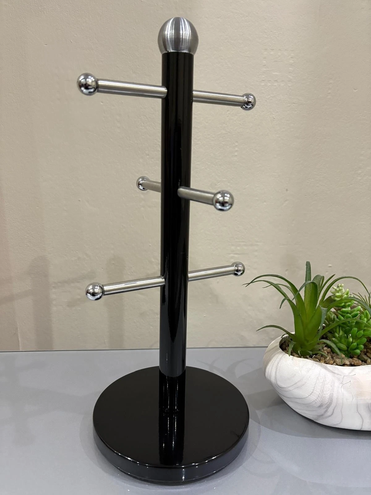 Black Mug Tree Holder–6 Hook Metal Coffee Cup Organizer Best For Kitchen Storage
Opens in a new wind