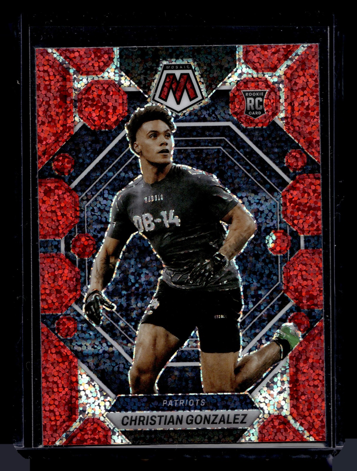 2023 Panini Mosaic #300 Christian Gonzalez Red Sparkle