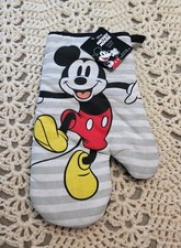 Disney Mickey Mouse Oven Mitt Kitchen Decor Collectible New with Tags