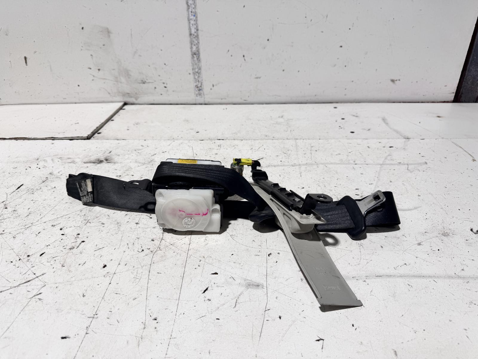 Mazda BT-50 Left Front Seat Belt UP 10/2011-06/2020 - thumbnail 3