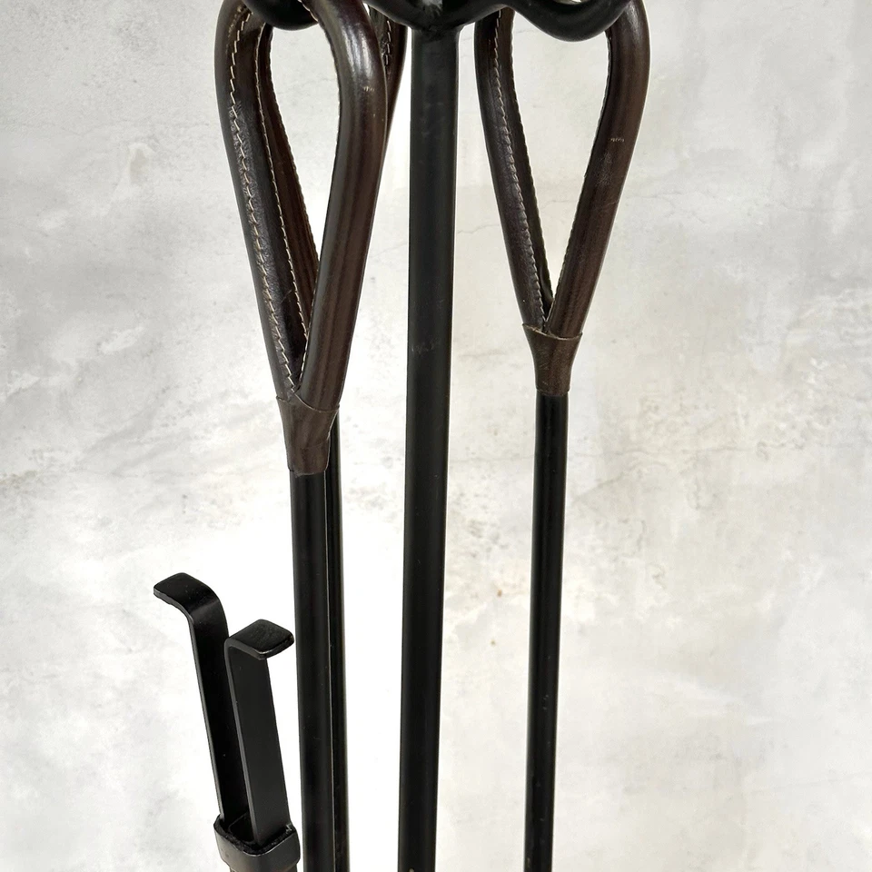 Estilo Jacques Adnet~Cuero Cosido/Plancha~Juego de Herramientas para Chimenea~MCM~FALTA ESCOBA Foto 4 de 4