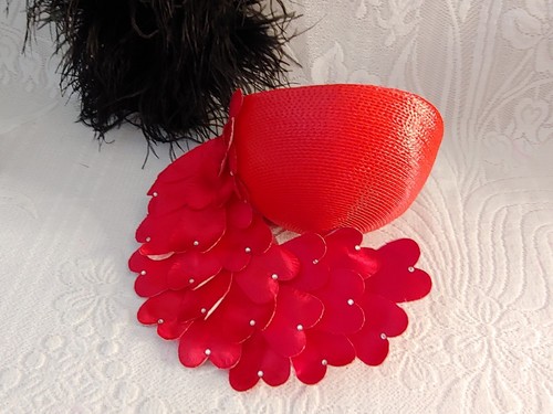 VTG RETRO WOMEN'S HAT🌺 1990 RED CREST DRAMA 10" HT ANN MARIE M-L STATEMENT - Picture 6 of 16