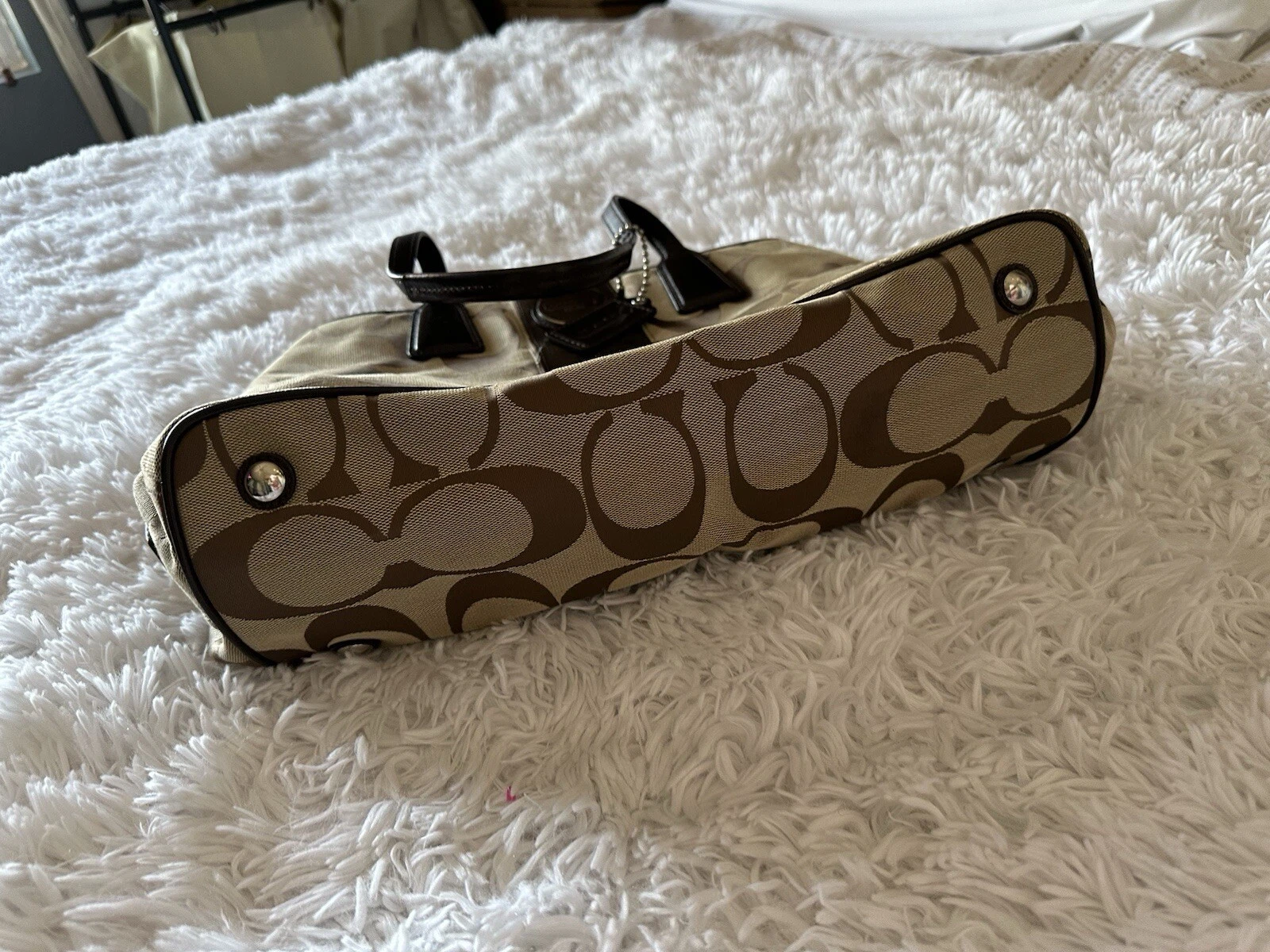 Borsa a mano Coach firmata a righe con cornice a quadri F17424 SKHMA kaki mogano