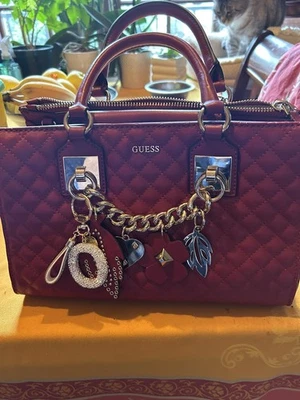 GUESS Sac Baril Moyen Dames Sac rouge foncé style décontracté - Photo 1/4