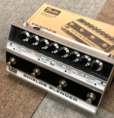 Fender Shields Blender Fuzz gebürstetes Aluminium Gitarren-Effekt-Pedal aus J...