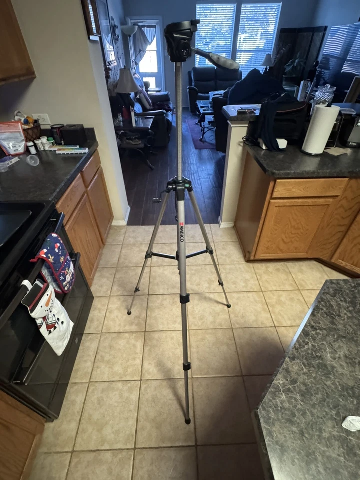 60" Full Size, Lightweight, Ambico Brand, Universal Camera/Video Tripod - Image 3 of 3