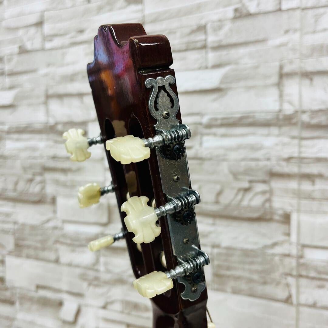 Yamaha C-180 Classical Japan Vintage Acoustic Guitar w/Hard Yamaha C-180 Classical Japan Vintage Acoustic Guitar w/Hard