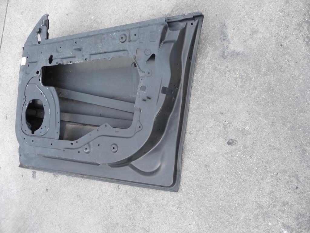 2014-2018 Maserati Ghibli Front Right Passenger Door Shell 673007995 OEM