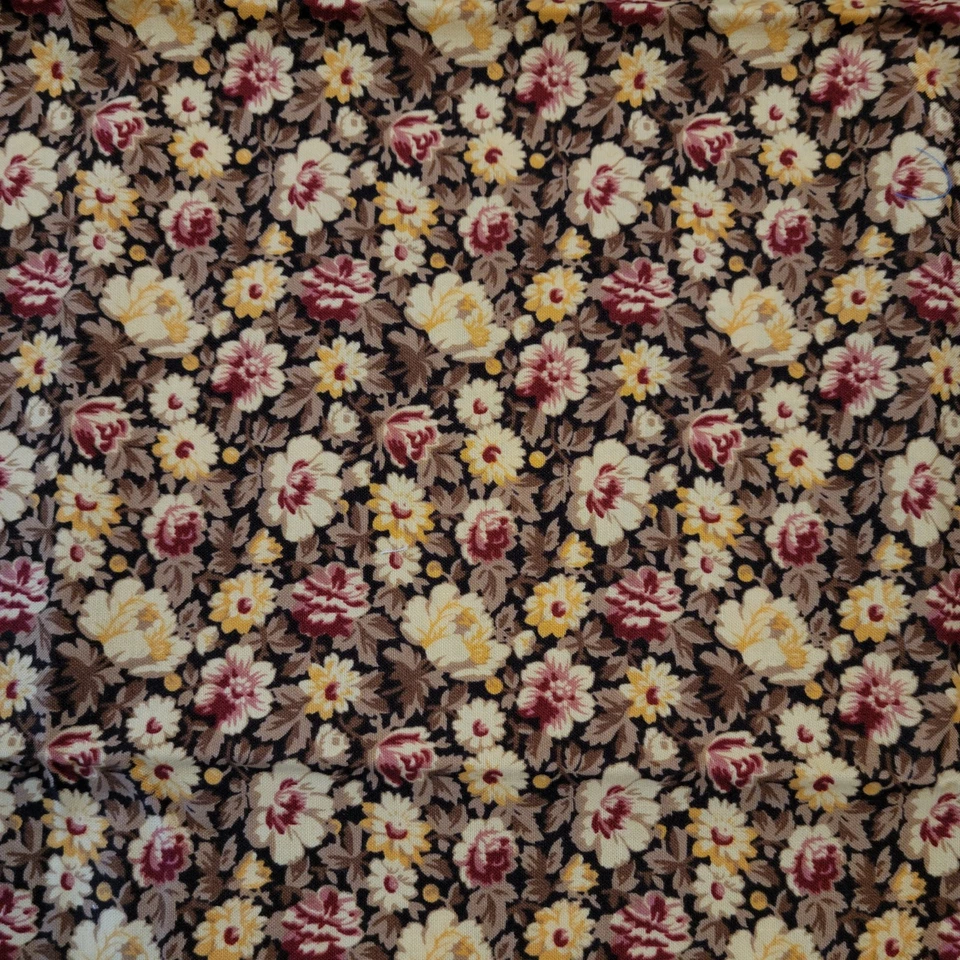 Tela de algodón pequeña floral amarillo borgoña sobre marrón aspecto vintage 1 yarda acolchado Foto 4 de 4