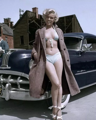 Marilyn Monroe Front Of Car  8x10 PRINT PHOTO