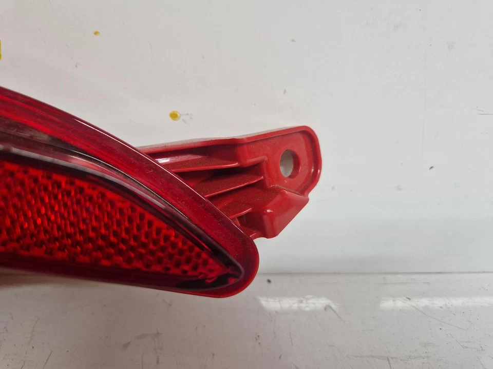 KIA SPORTAGE mk5 2024 left Fog Lamp 5 Door Estate 92201R2100 - Image 4 of 4