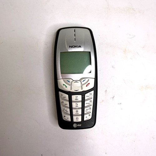 Vintage Nokia Cell Phone AT&T Candybar Style Untested w/ Battery Classic Mobile