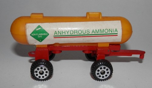 1:64 Anhydrous Ammonia Chemical Yellow Bodied Trailer Tank - Picture 2 of 3