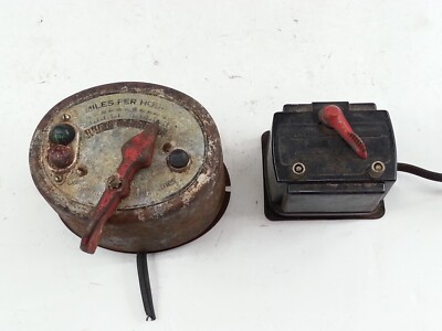 2 Antique Lionel 1014 American Flyer Model 8B Toy Train Transformer As-is Parts